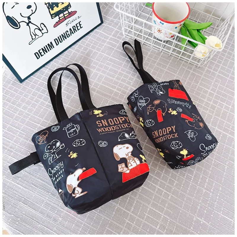 Snoopys New Cartoon Reversible - Coffee Tea & Espresso Appliances recensione e prezzo
